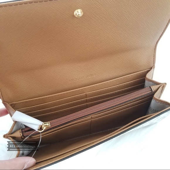 Michael Kors Jet set Carryall Wallet Vanilla Acorn - Picture 4 of 6